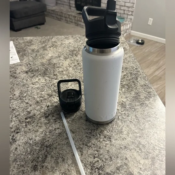 YETI White Stainless Steel Water Bottle 32oz - Picture 1 of 3